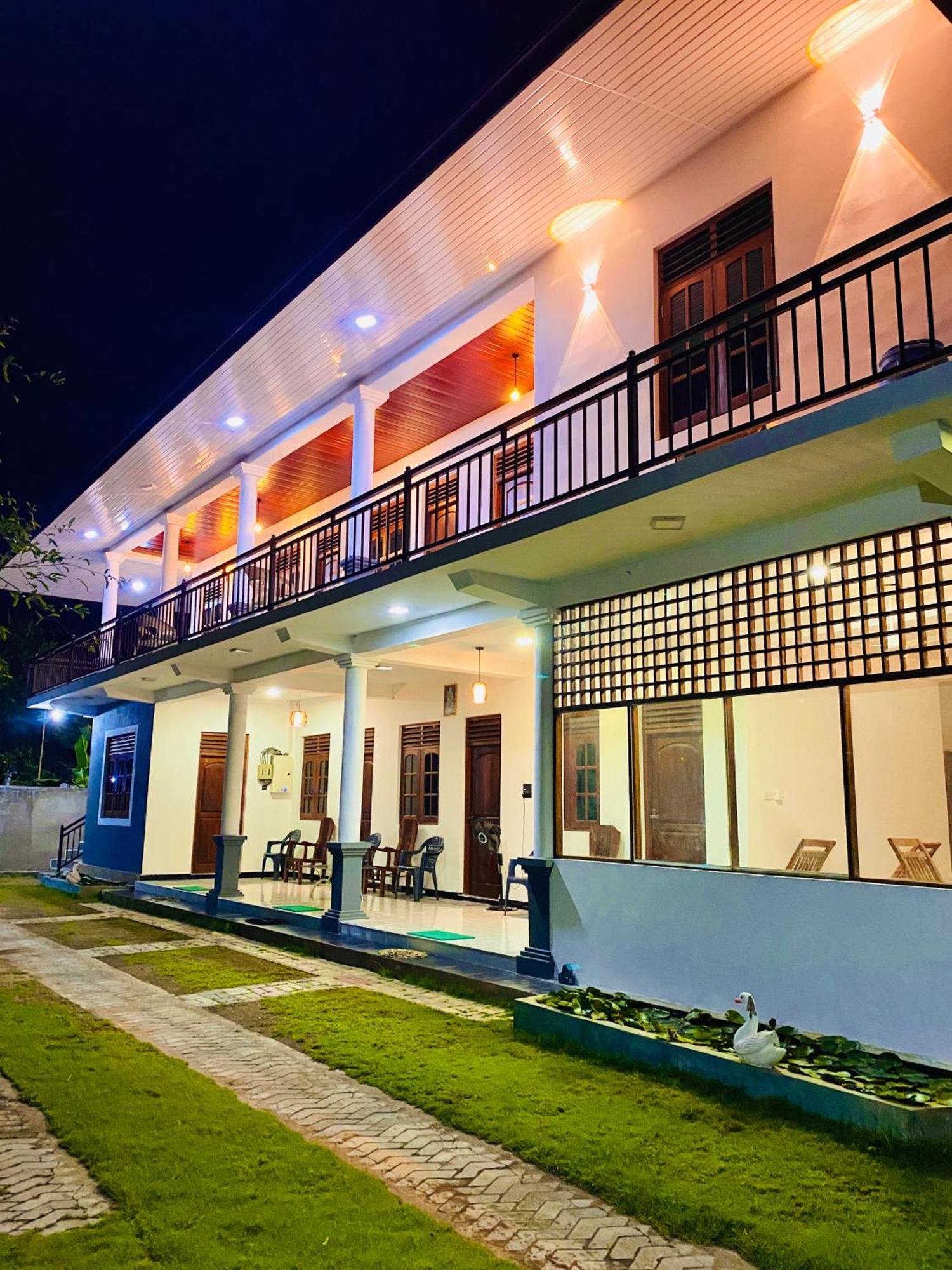 Geethani Tourist Home Polonnaruwa Exteriör bild