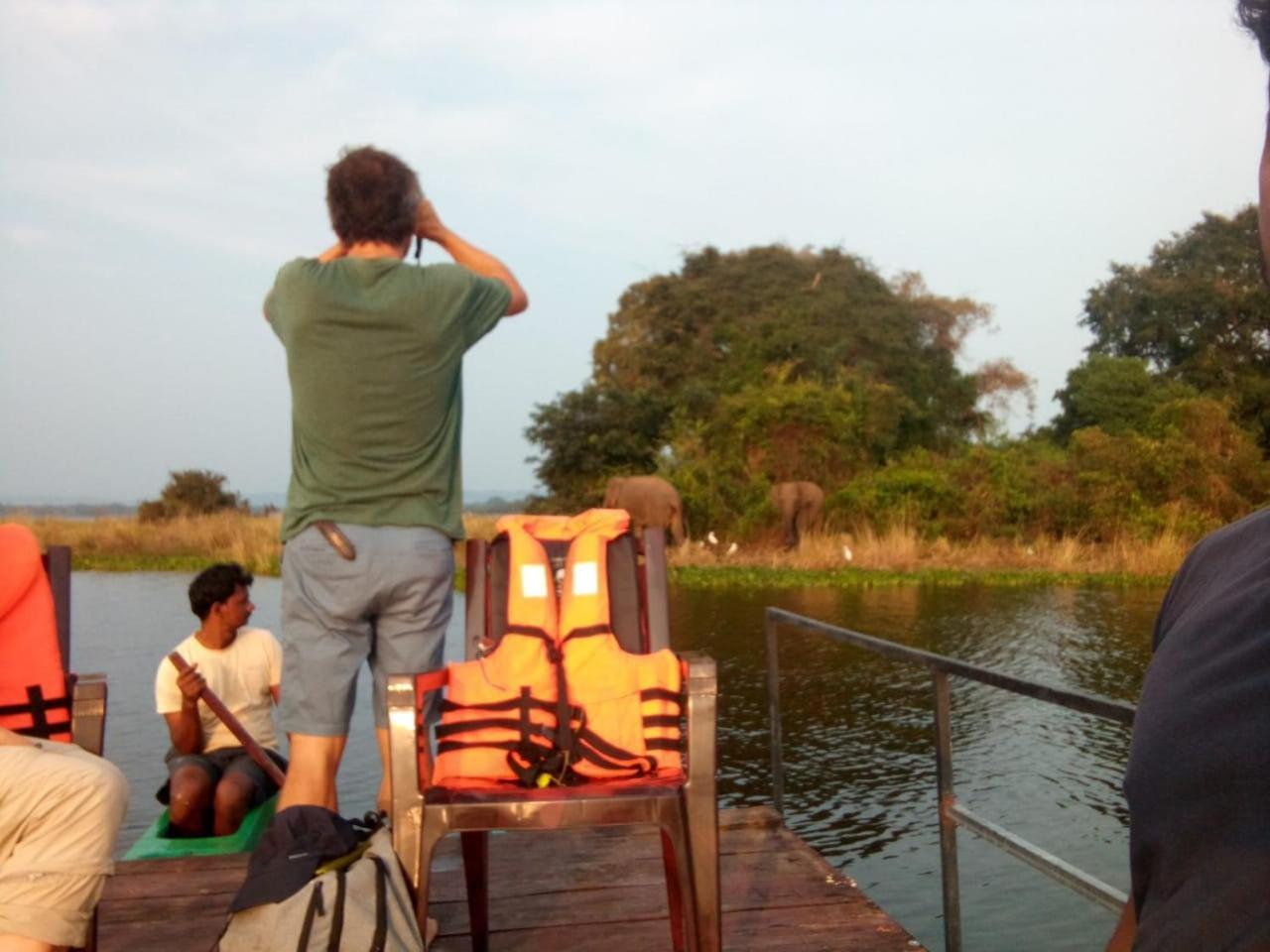 Geethani Tourist Home Polonnaruwa Exteriör bild