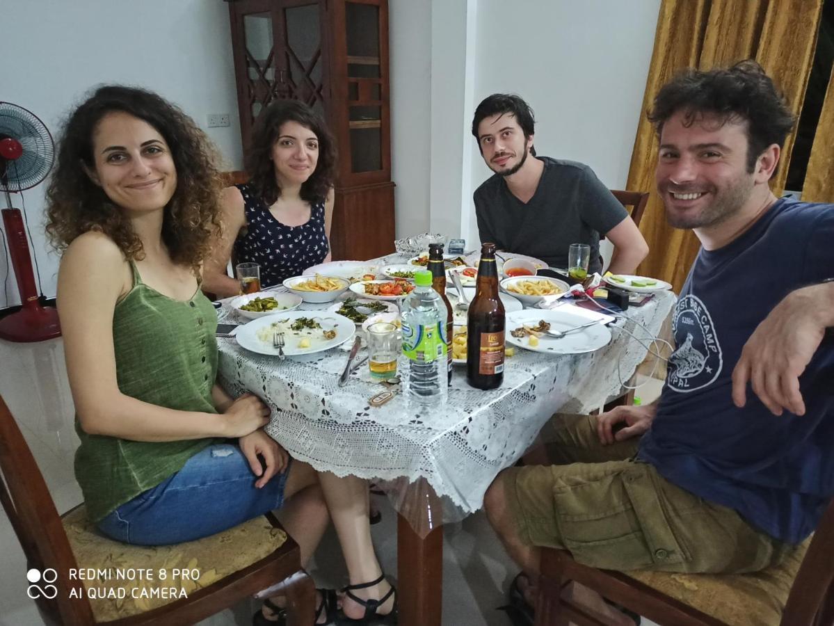Geethani Tourist Home Polonnaruwa Exteriör bild